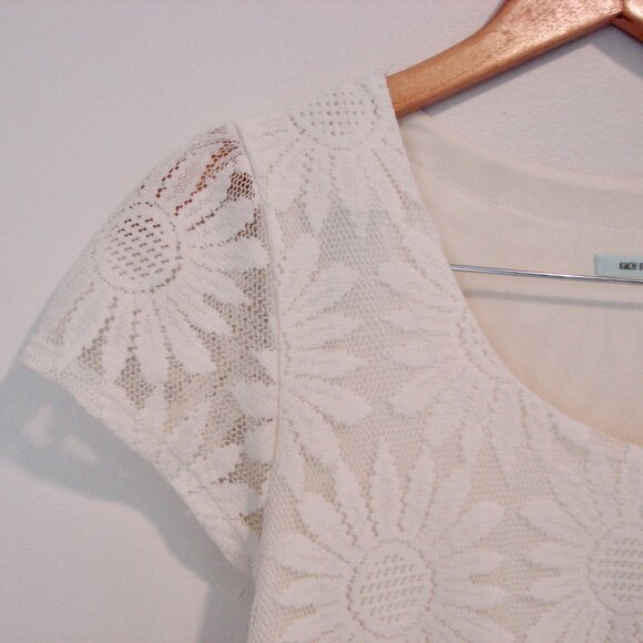 Anthropologie Kimchi Blue White Ivory Dress Floral Lace Mini Flare Wedding XS - Picture 8 of 16